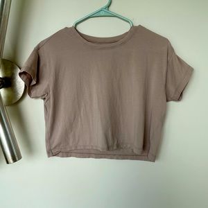 Lululemon cropped T-shirt